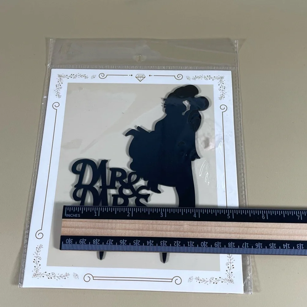 NWT Mr & Mrs Kissing Couple Silhouette Acrylic Cake Topper